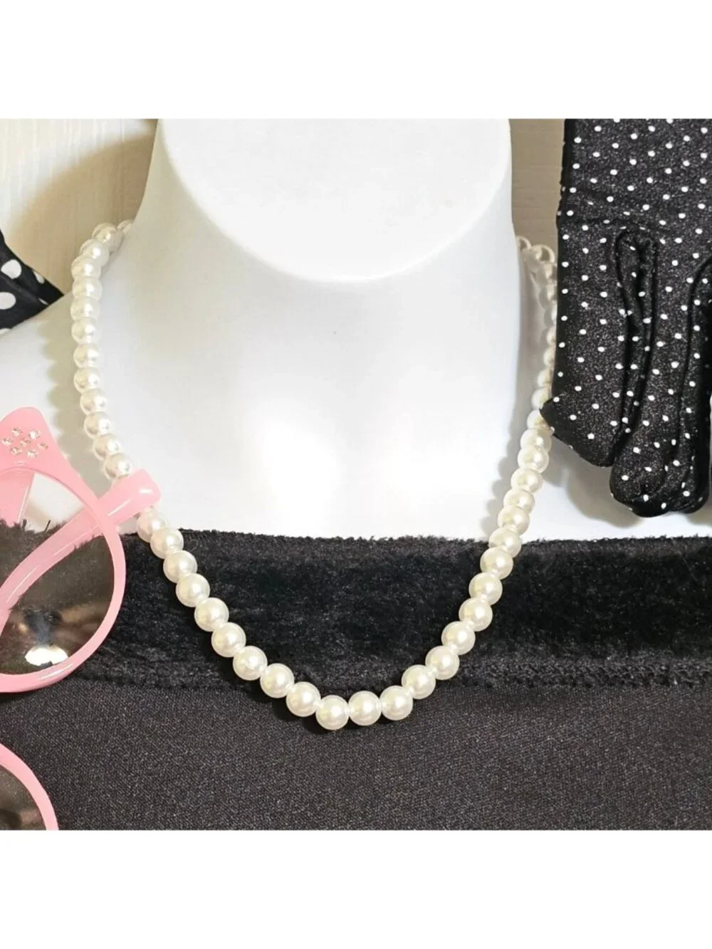 Poodle Skirt Costume Girls 8-10 50s Sock Hop Petticoat Glasses Gloves Pearls - Picture 7 of 10